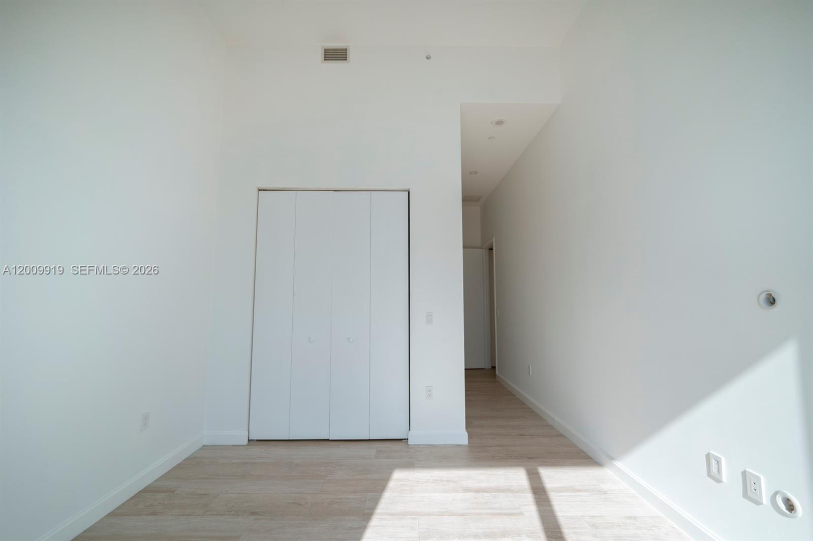 45 Southwest 9th Street, Unit 4906 Miami, FL 33130 - Photo 37 of 39