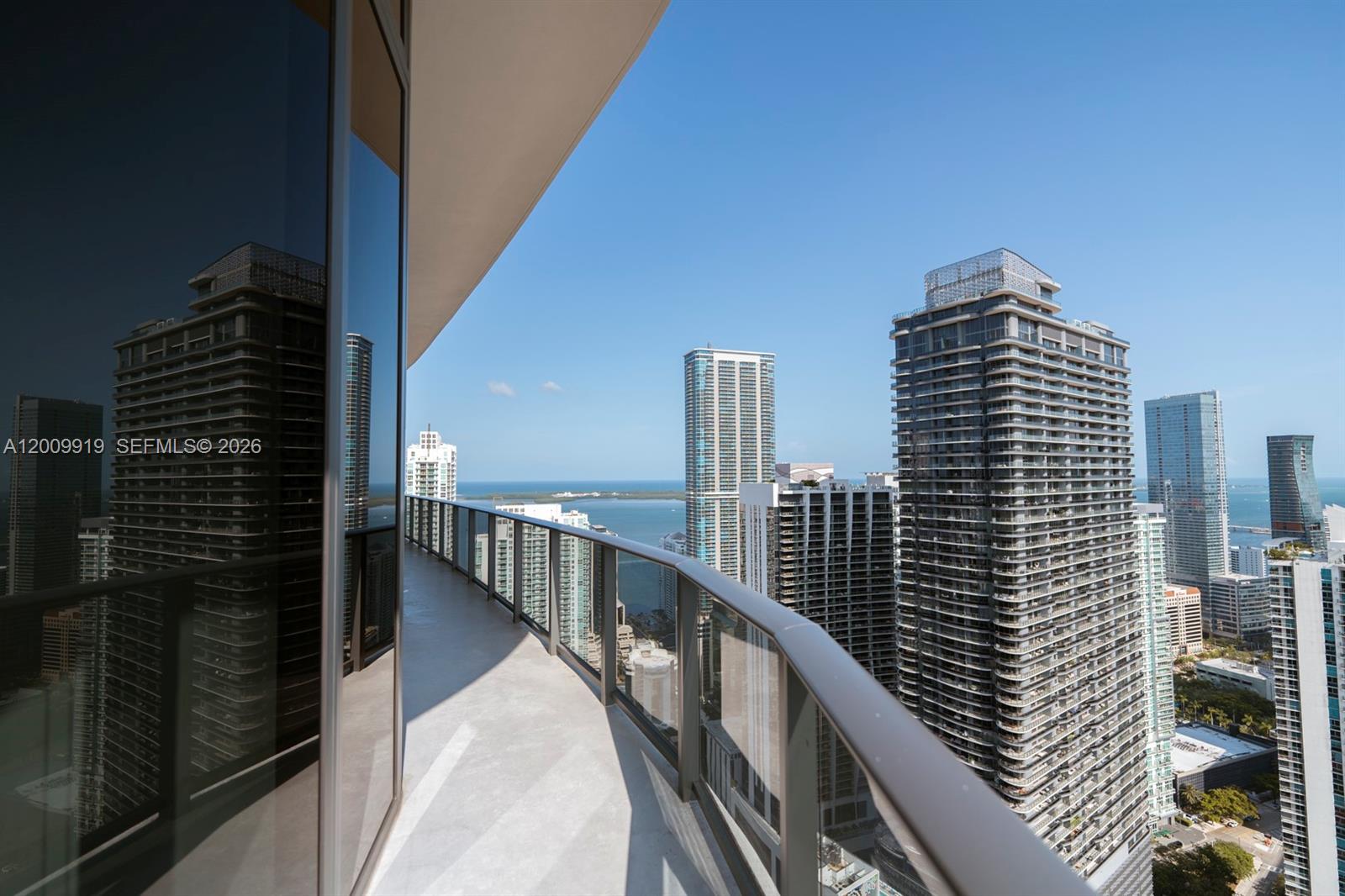 45 Southwest 9th Street, Unit 4906 Miami, FL 33130 - Photo 4 of 39