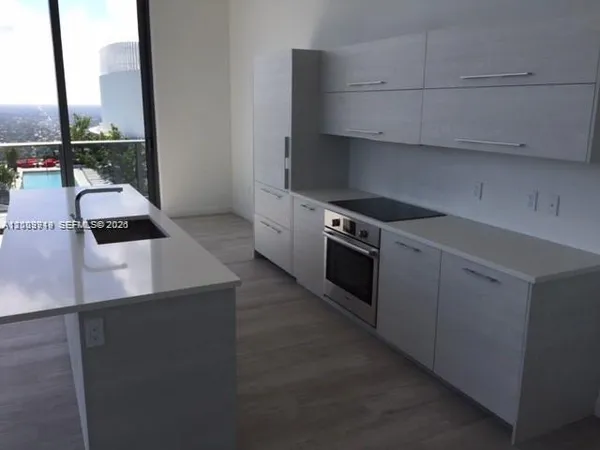 $15,000 | 45 Southwest 9th Street, Unit 4906, Miami, FL 33130