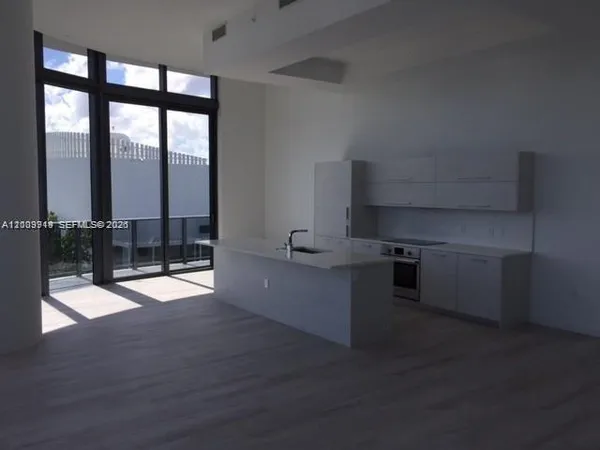 $15,000 | 45 Southwest 9th Street, Unit 4906, Miami, FL 33130