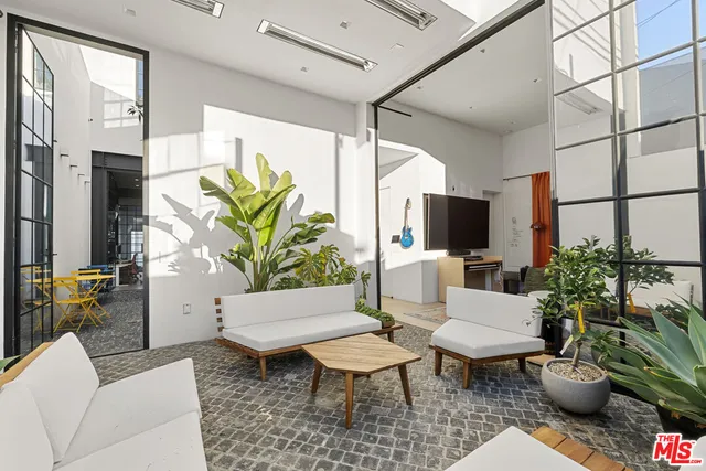 $8,995,000 | 1346 Abbot Kinney Boulevard, Venice, CA 90291