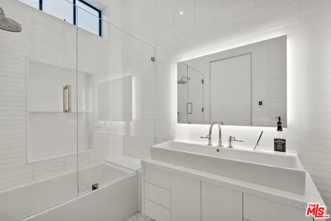 $8,995,000 | 1346 Abbot Kinney Boulevard, Venice, CA 90291