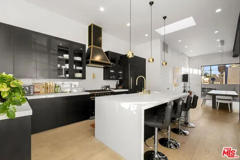 $8,995,000 | 1346 Abbot Kinney Boulevard, Venice, CA 90291