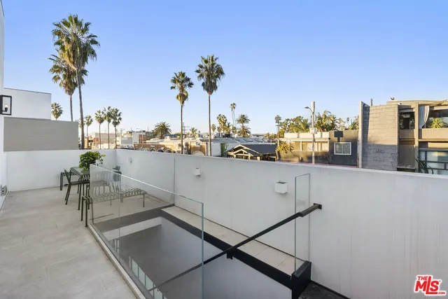 $8,995,000 | 1346 Abbot Kinney Boulevard, Venice, CA 90291