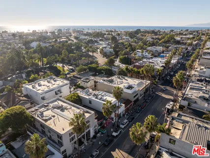 $8,995,000 | 1346 Abbot Kinney Boulevard, Venice, CA 90291