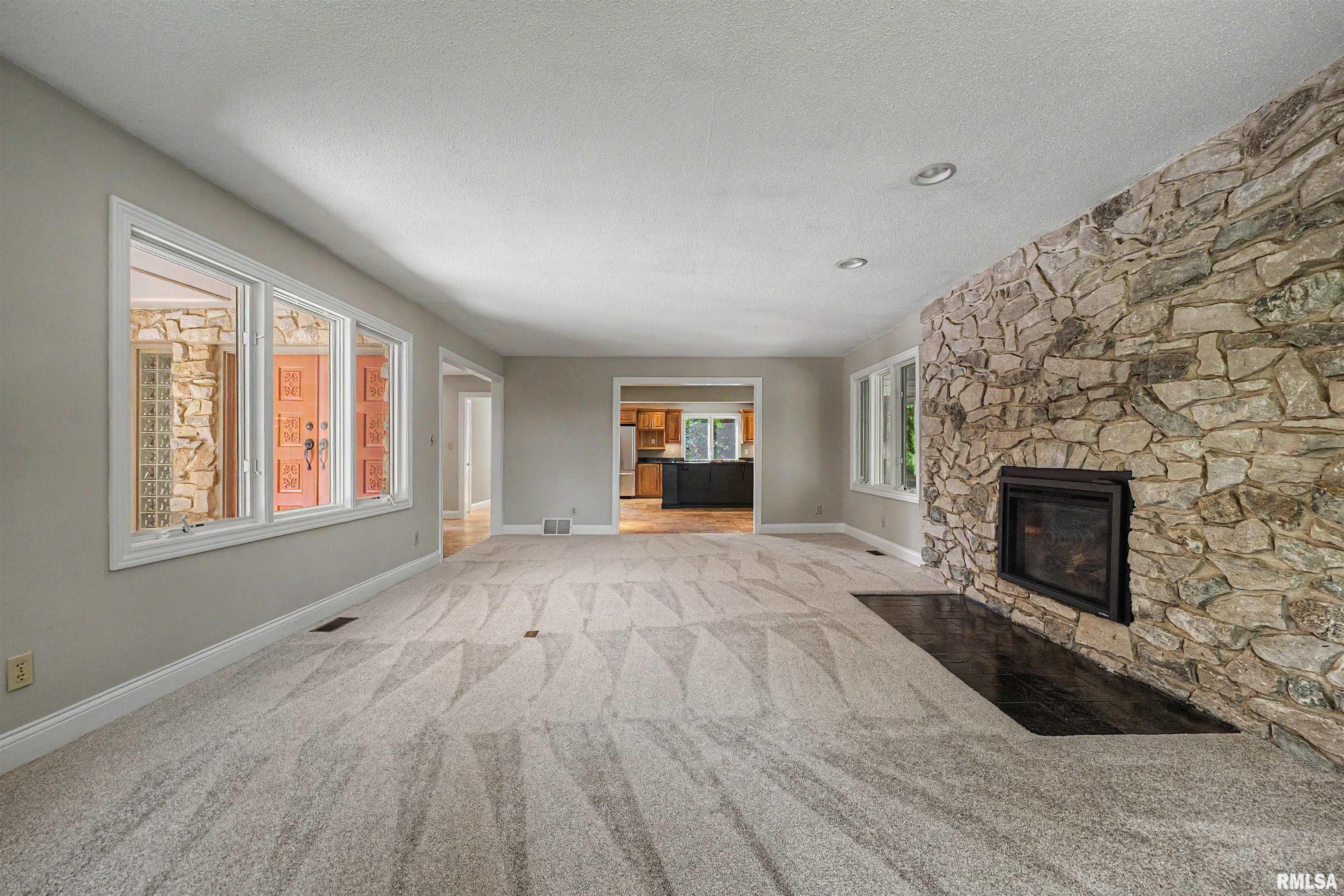 5388 Smith Road Pleasant Plains, IL 62677 - Photo 20 of 69 Gallery Image 20