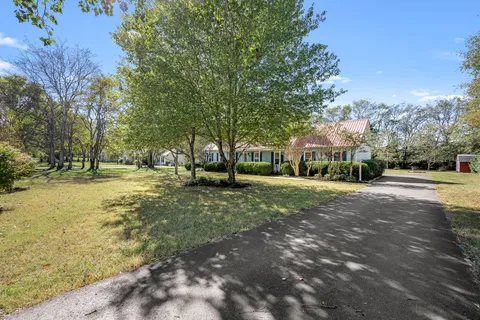 $450,000 | 1427 Trotters Lane, Rockvale, TN 37153
