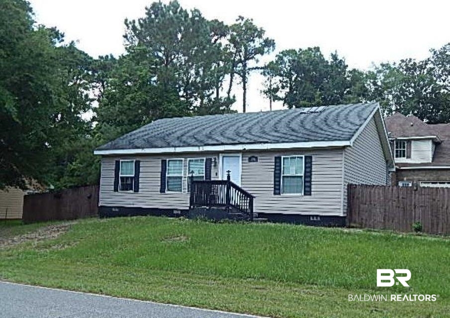 6996 Pinehill Road Daphne, AL 36526 - Photo 1 of 18 View of front facade featuring crawl space