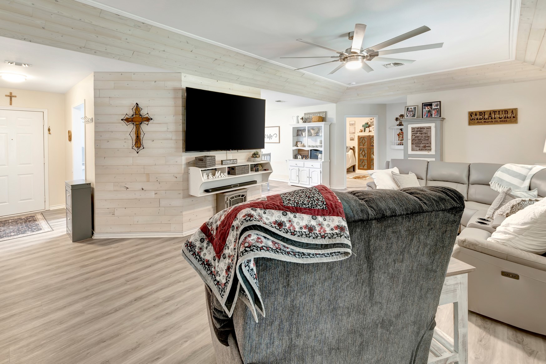 1002 2nd Street Ganado, TX 77962 - Photo 8 of 50 Family room