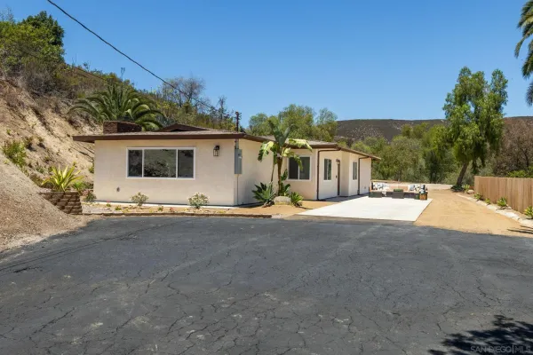 $925,000 | 11710 Oak Creek Drive, Lakeside, CA 92040