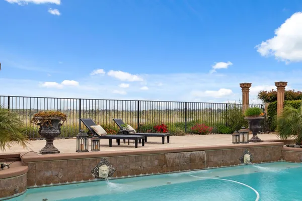 $1,365,000 | 4918 West Bluff Avenue, Fresno, CA 93722