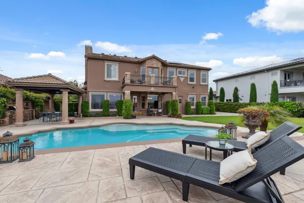 $1,365,000 | 4918 West Bluff Avenue, Fresno, CA 93722