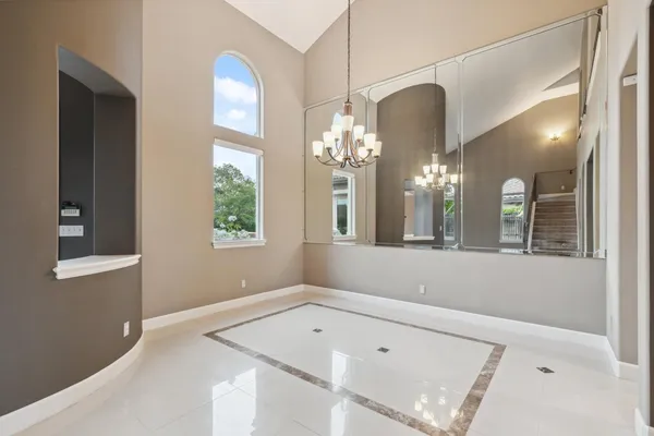 $1,365,000 | 4918 West Bluff Avenue, Fresno, CA 93722