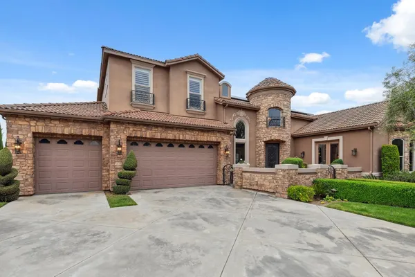 $1,365,000 | 4918 West Bluff Avenue, Fresno, CA 93722