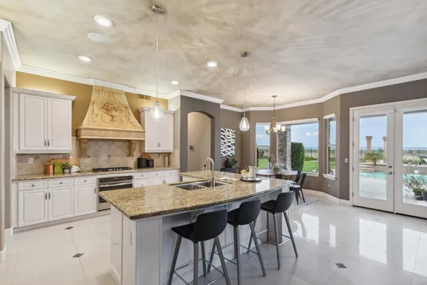 $1,365,000 | 4918 West Bluff Avenue, Fresno, CA 93722