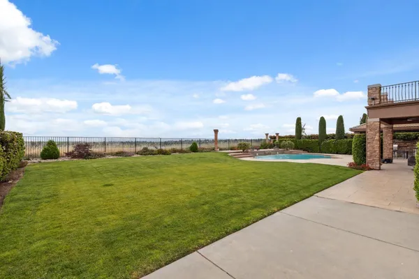 $1,365,000 | 4918 West Bluff Avenue, Fresno, CA 93722