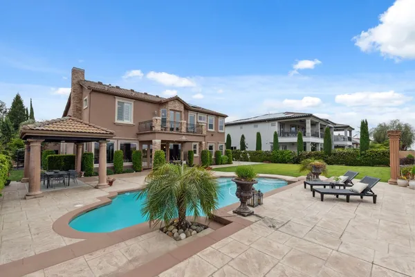 $1,365,000 | 4918 West Bluff Avenue, Fresno, CA 93722