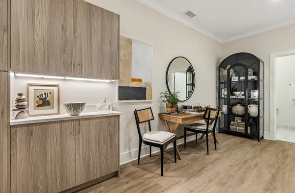$3,395 | 835 Lake Street, Unit 410, Oak Park, IL 60301