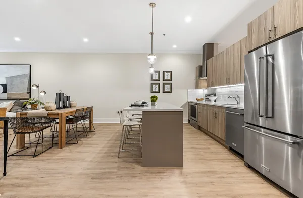 $3,395 | 835 Lake Street, Unit 410, Oak Park, IL 60301