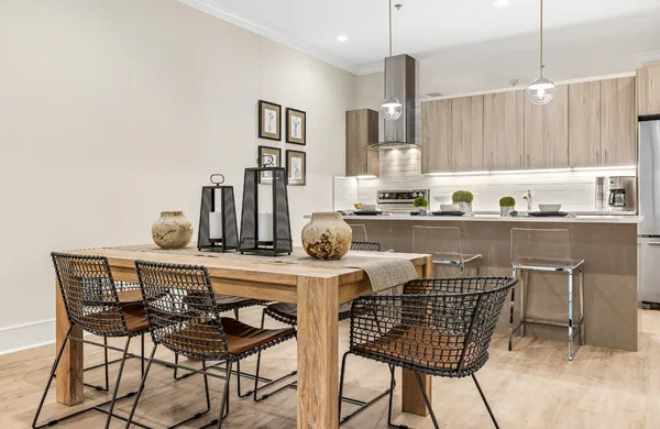 $3,395 | 835 Lake Street, Unit 410, Oak Park, IL 60301