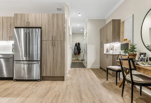 $3,395 | 835 Lake Street, Unit 410, Oak Park, IL 60301