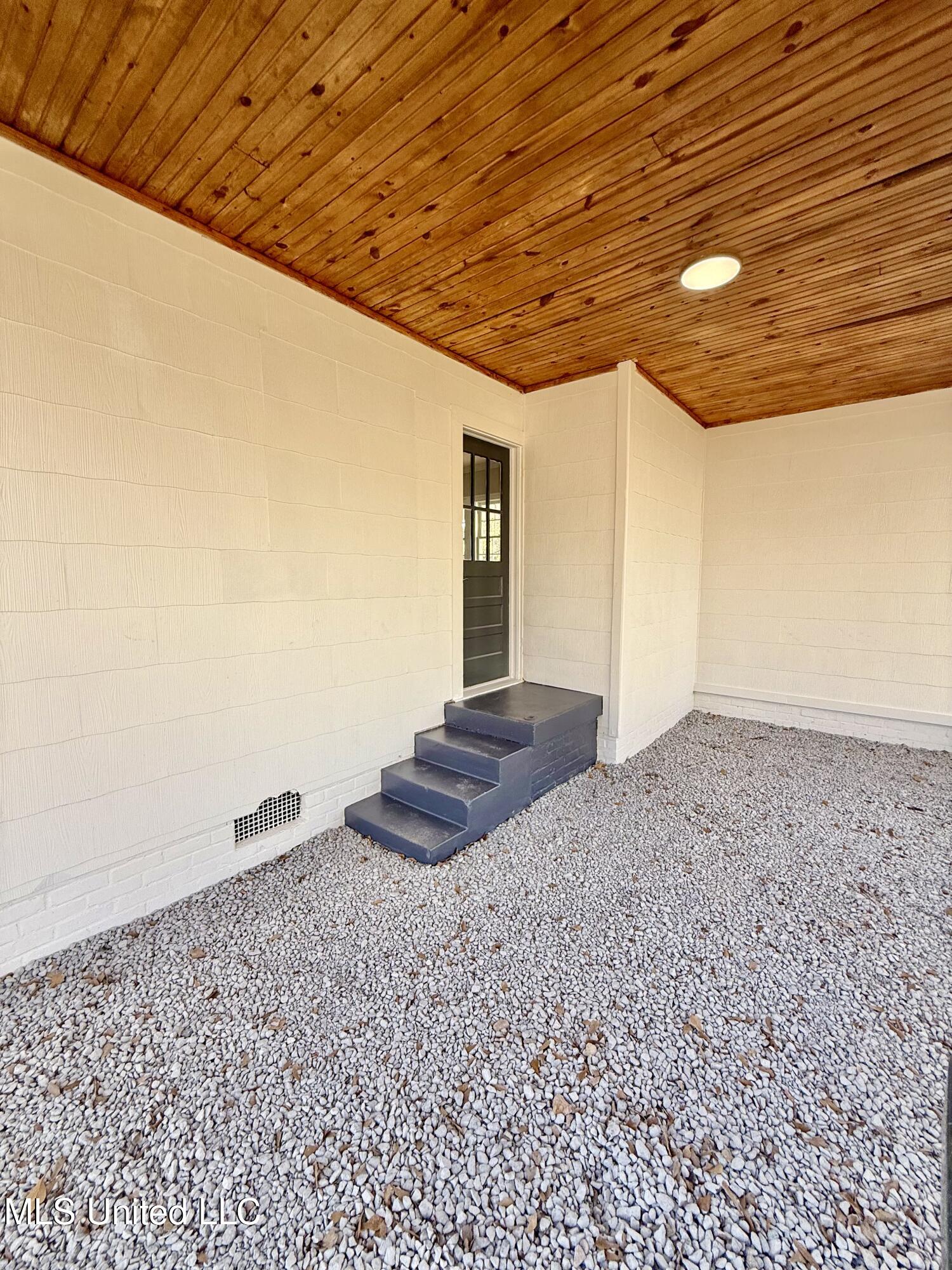 103 Center Street Crystal Springs, MS 39059 - Photo 22 of 29 IMG_8524