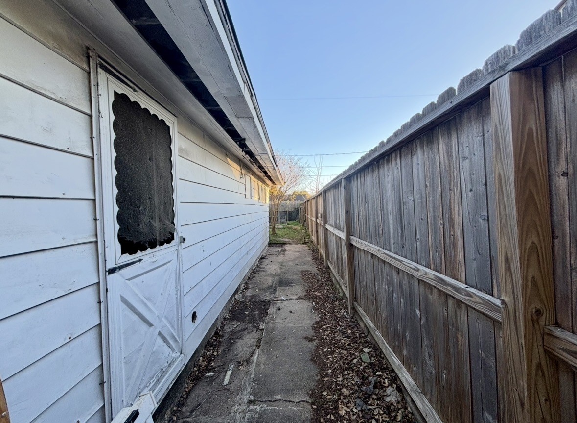 2208 Marshall Street Pasadena, TX 77506 - Photo 20 of 24