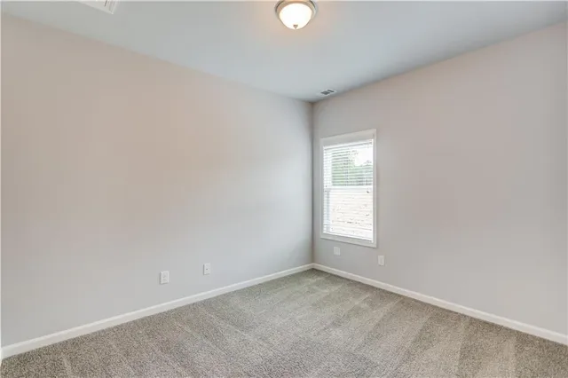 a view of empty room with window