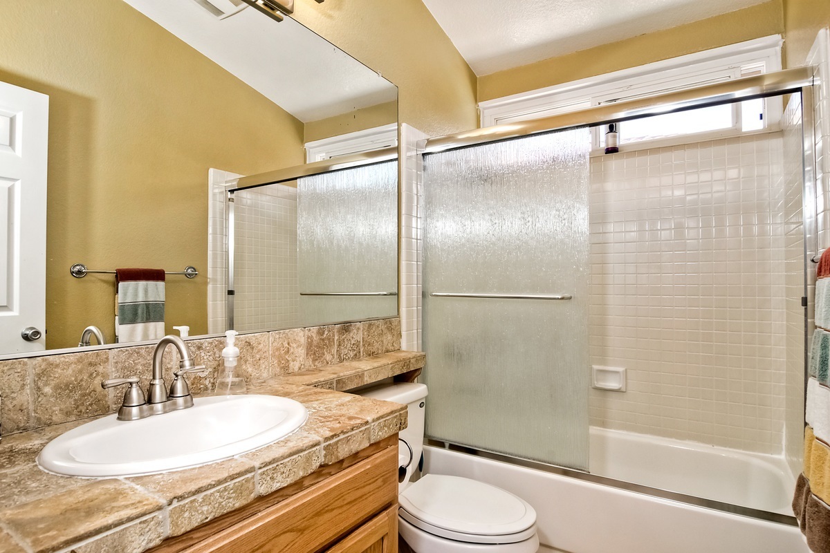 3726 Via Del Rancho Oceanside, CA 92056 - Photo 21 of 25 This bathroom is located between the 2 bedrooms.