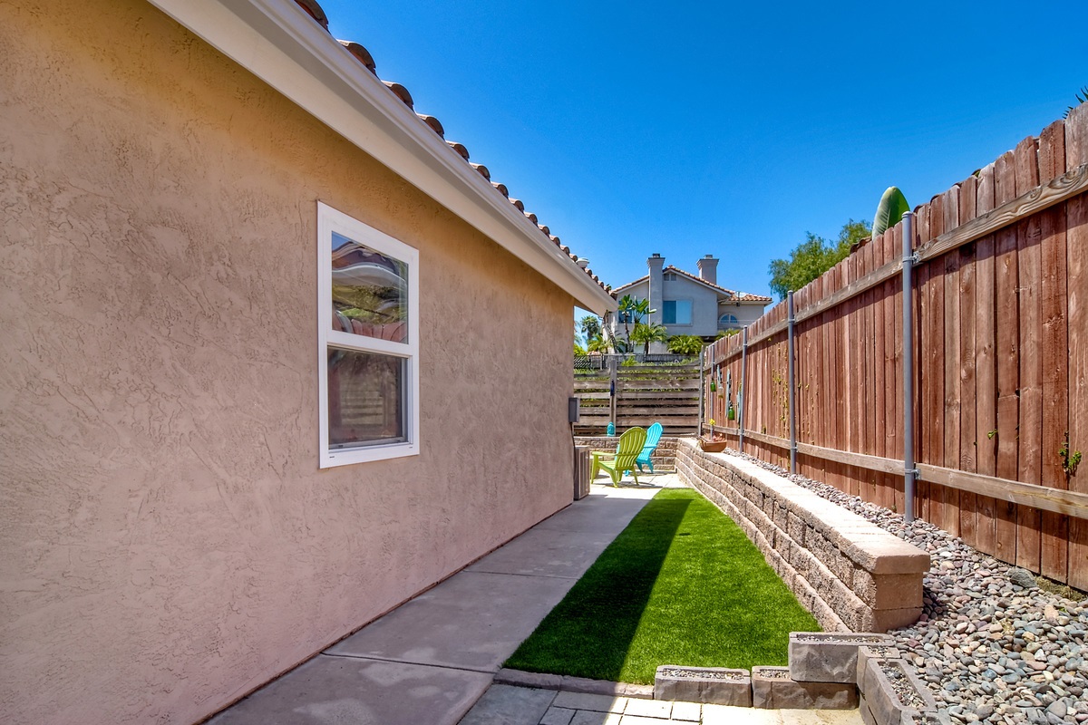 3726 Via Del Rancho Oceanside, CA 92056 - Photo 25 of 25 Side yard/dog run....there is another very large side yard on the other side of the property.