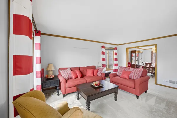 $650,000 | 4807 Clearwater Lane, Naperville, IL 60564