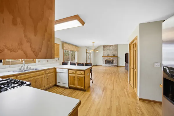 $650,000 | 4807 Clearwater Lane, Naperville, IL 60564