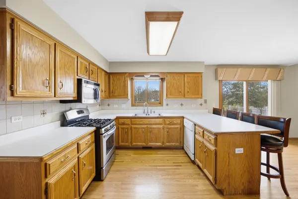$650,000 | 4807 Clearwater Lane, Naperville, IL 60564