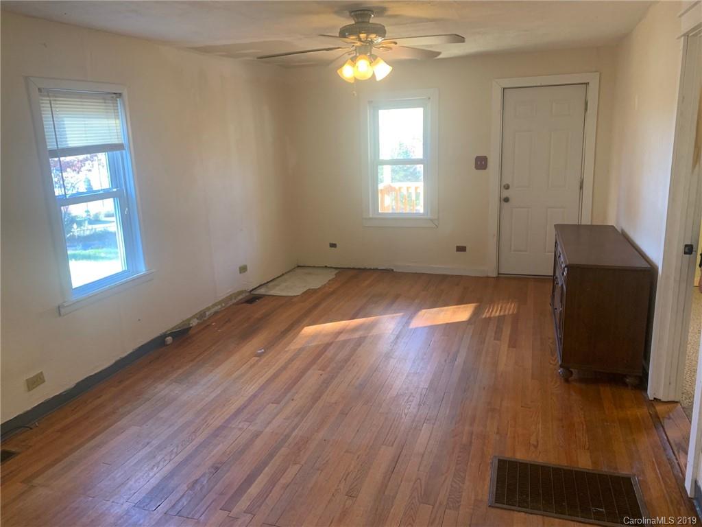 20 New Valley Road Swannanoa, NC 28778 - Photo 10 of 13 Gallery Image 10