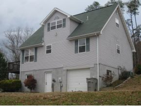 610 Cripple Creek Road Watauga, TN 37694 - Photo 3 of 24 Right front corner of driveway