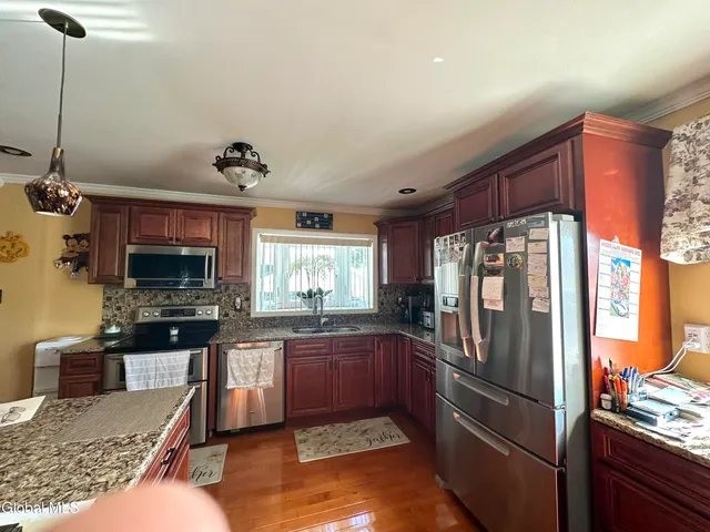 $2,500 | 6 Elliott Avenue, Schenectady, NY 12304