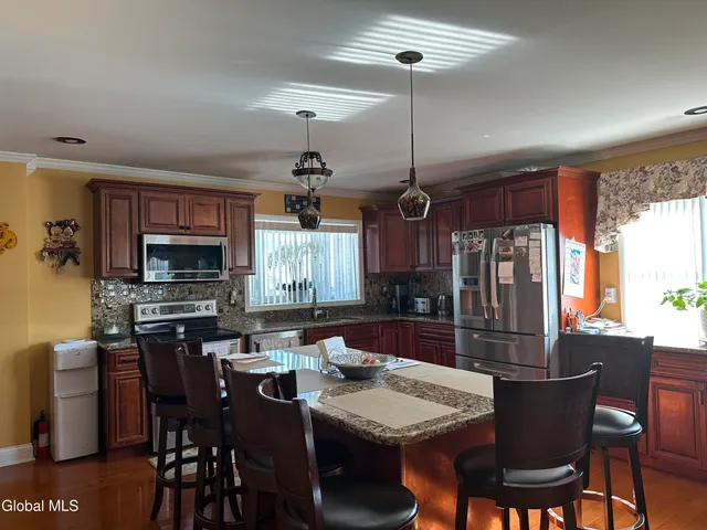 $2,500 | 6 Elliott Avenue, Schenectady, NY 12304