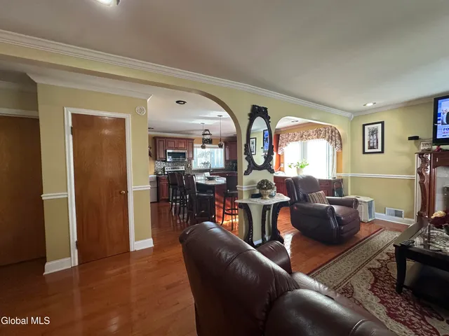 $2,500 | 6 Elliott Avenue, Schenectady, NY 12304