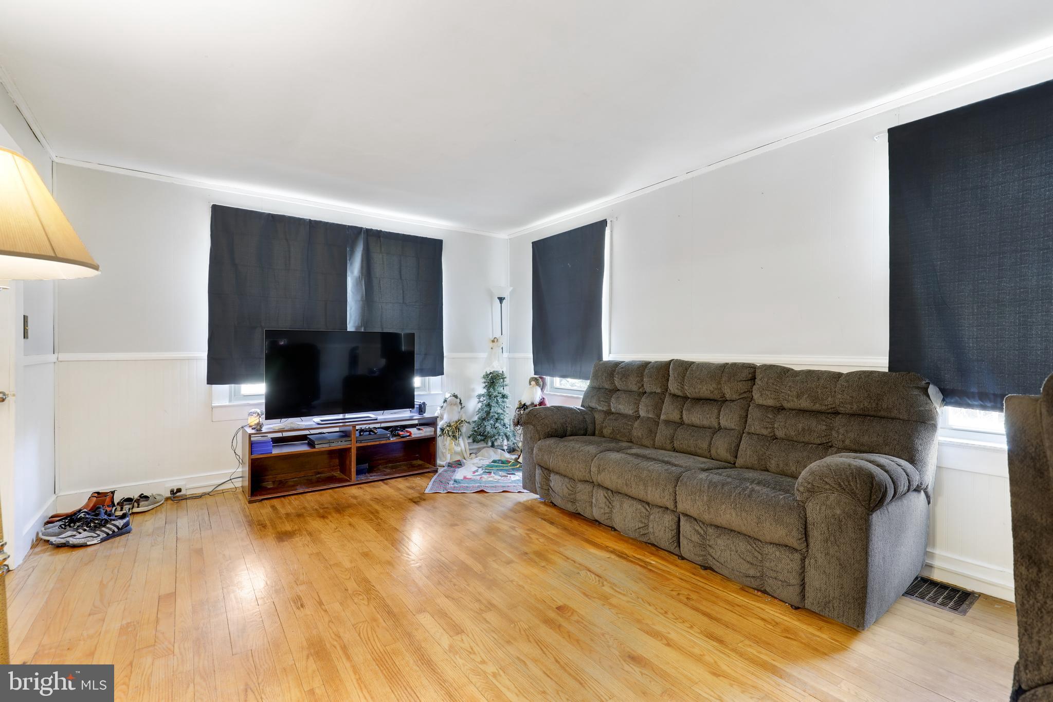 1796 Conowingo Road Rising Sun, MD 21911 - Photo 12 of 26 Living Room