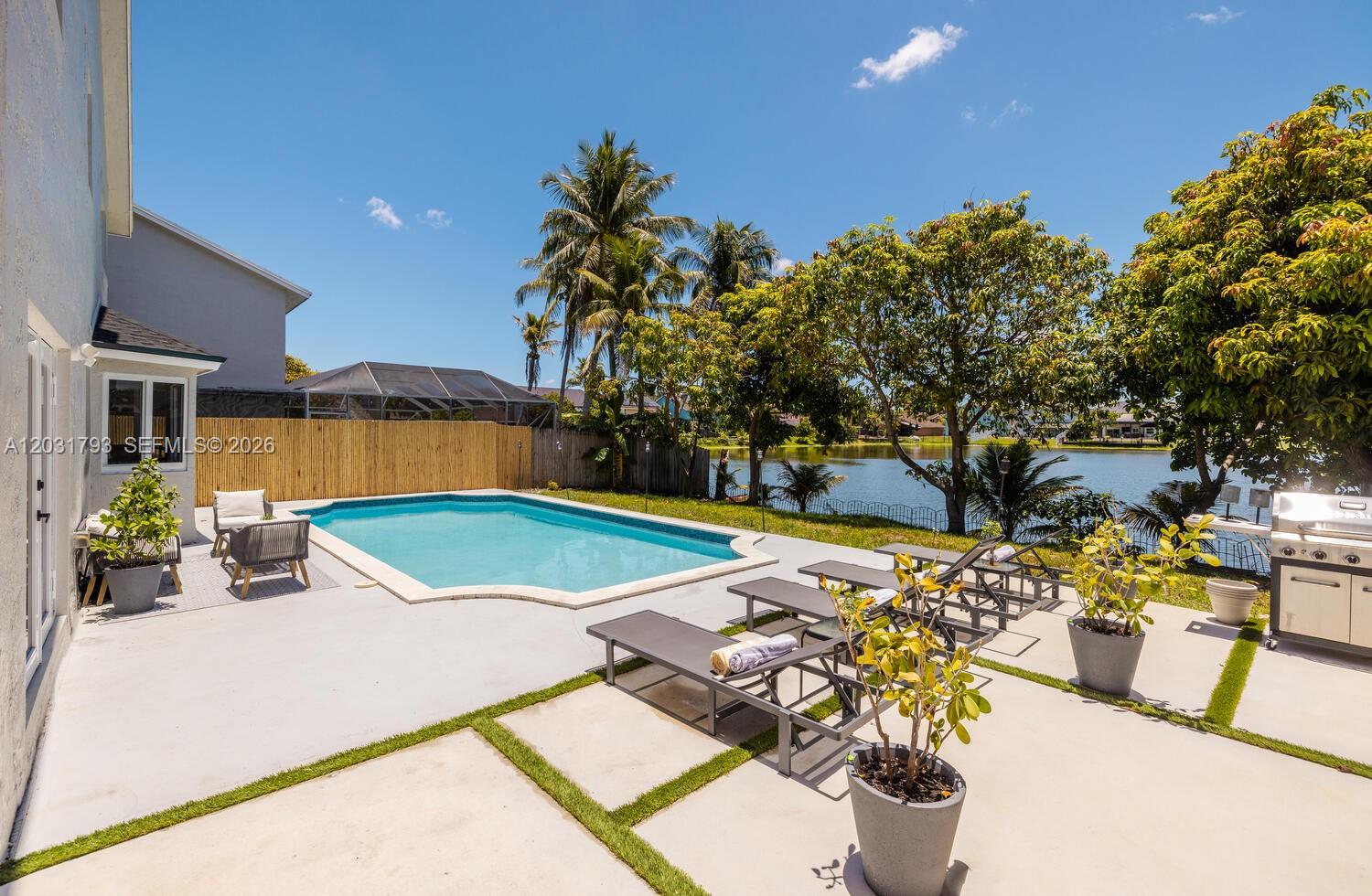 9650 Southwest 9th Court Pembroke Pines, FL 33025 - Photo 2 of 35