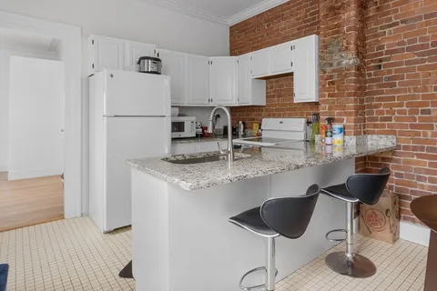 $2,395,000 | 407 A Broadway, Cambridge, MA 02138