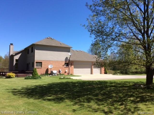 8151 Eagle Road Davisburg, MI 48350 - Photo 16 of 77 garage side elevation 2.jpg