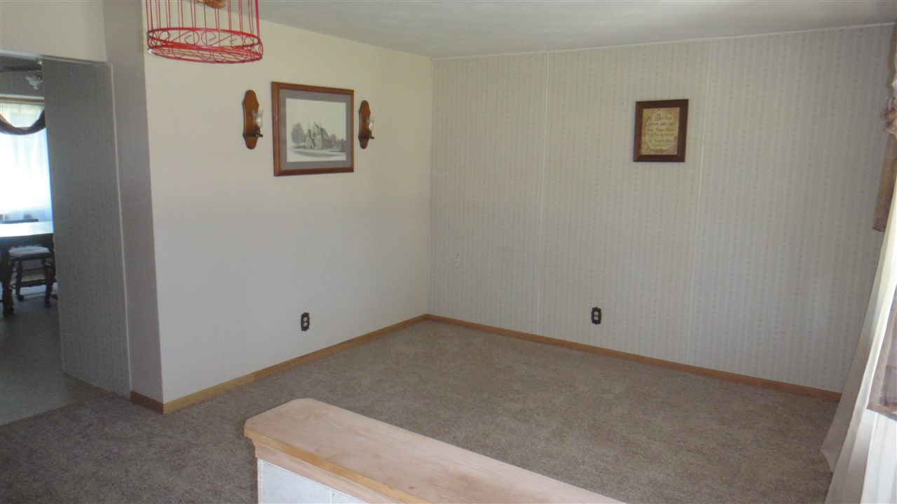 2743 Karr Road Belvidere, IL 61008 - Photo 4 of 24 Gallery Image 4