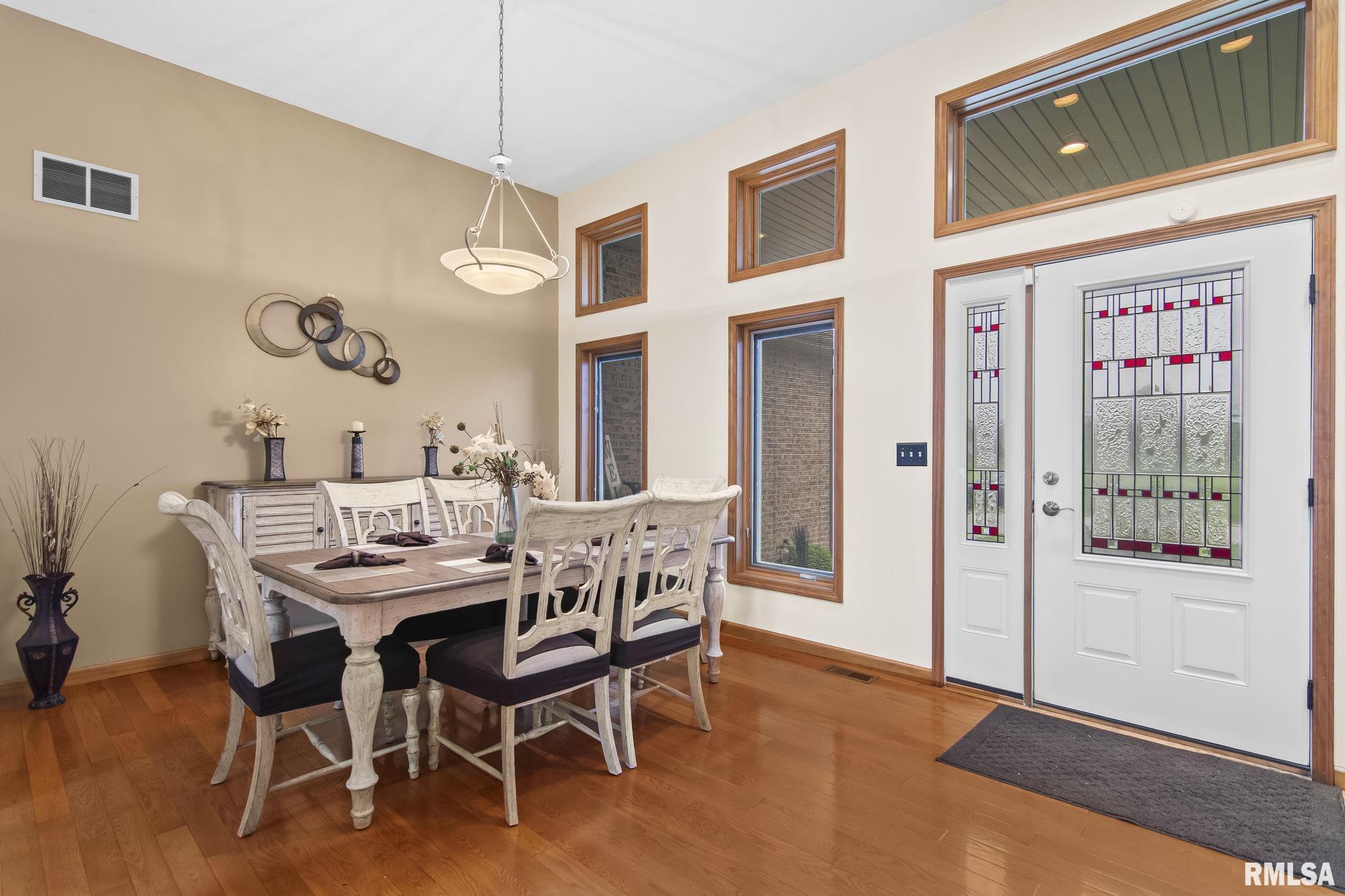 340 Sebring Road Sherman, IL 62707 - Photo 5 of 52 Gallery Image 5