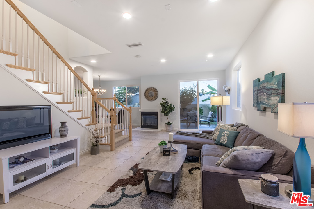 8352 Telegraph Road Downey, CA 90240 - Photo 4 of 41