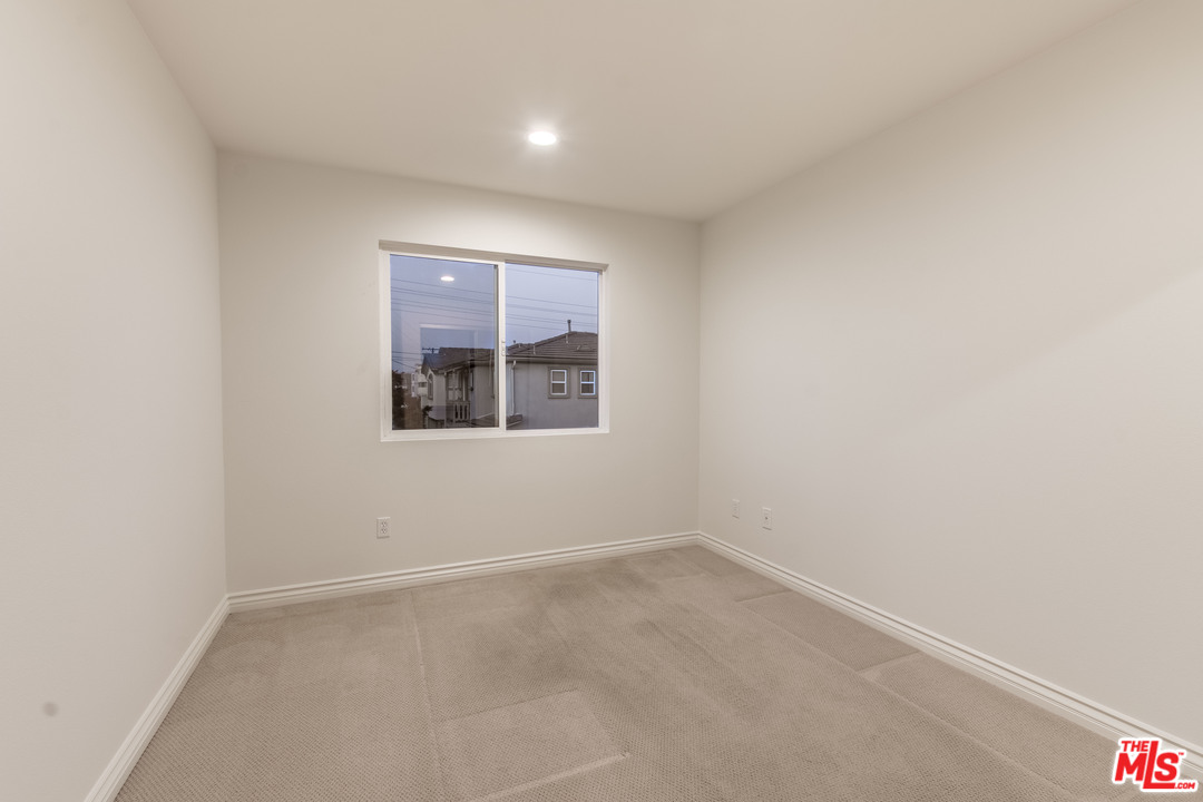 8352 Telegraph Road Downey, CA 90240 - Photo 32 of 41