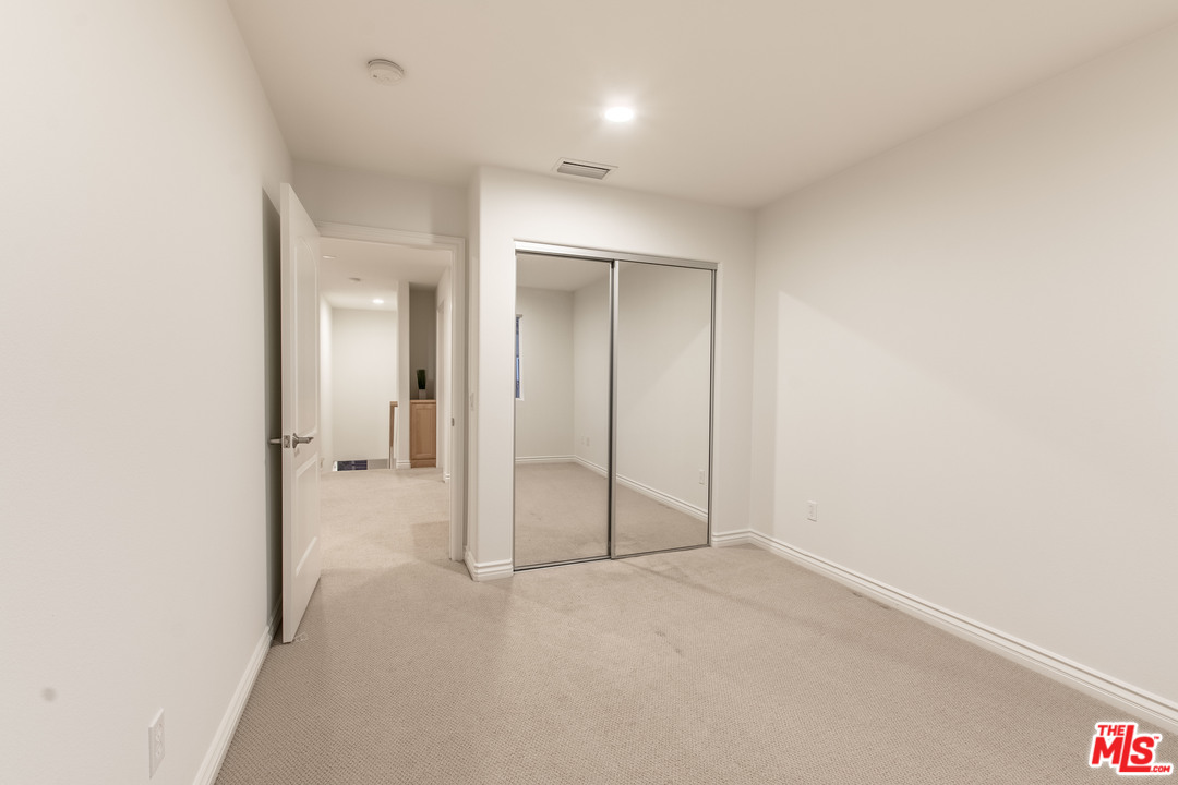 8352 Telegraph Road Downey, CA 90240 - Photo 33 of 41