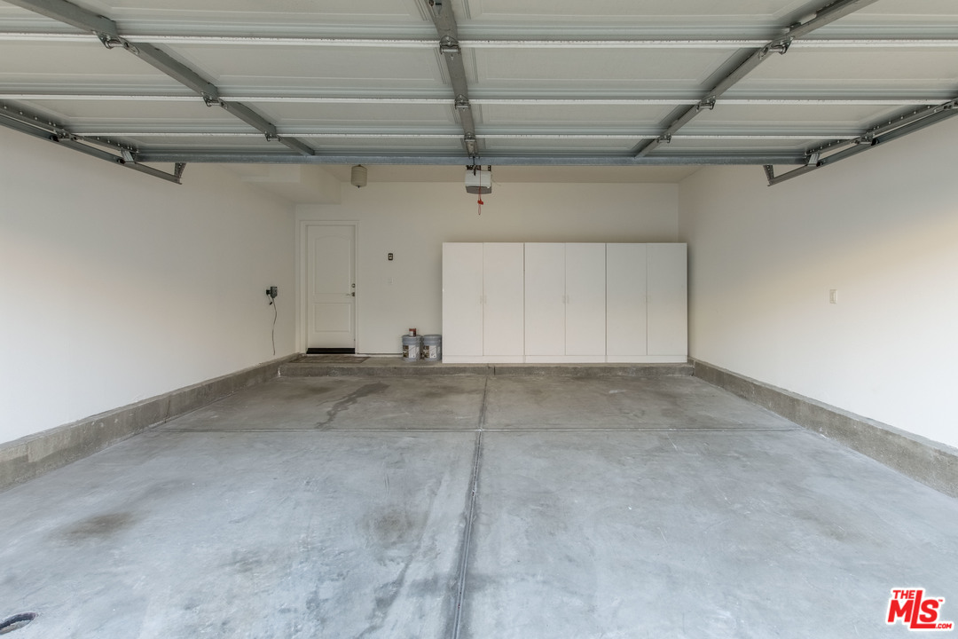 8352 Telegraph Road Downey, CA 90240 - Photo 38 of 41