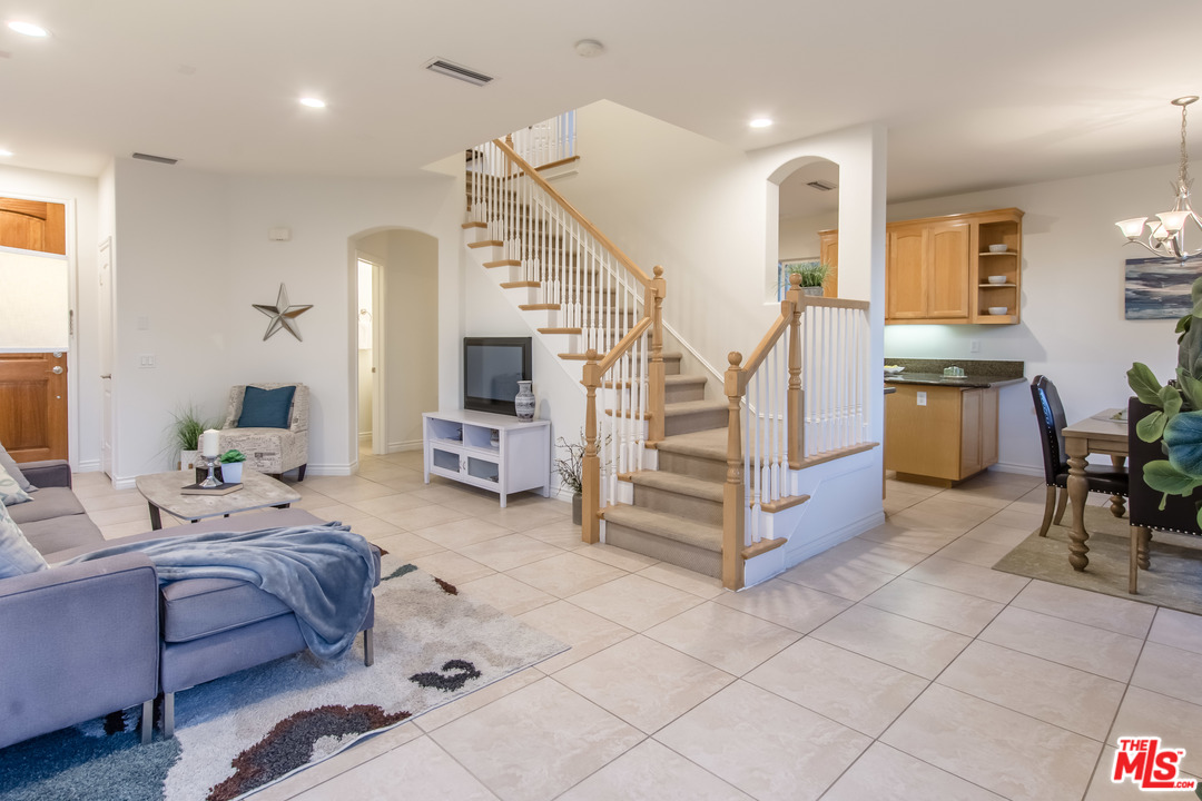 8352 Telegraph Road Downey, CA 90240 - Photo 6 of 41