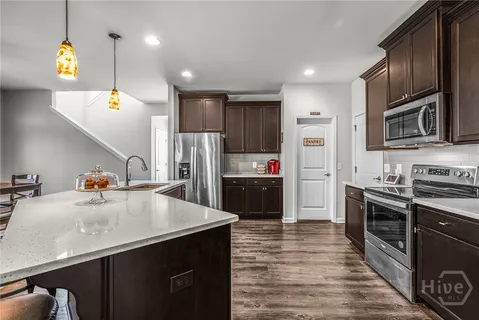 $389,900 | 238 Lake Pointe Drive, Savannah, GA 31407